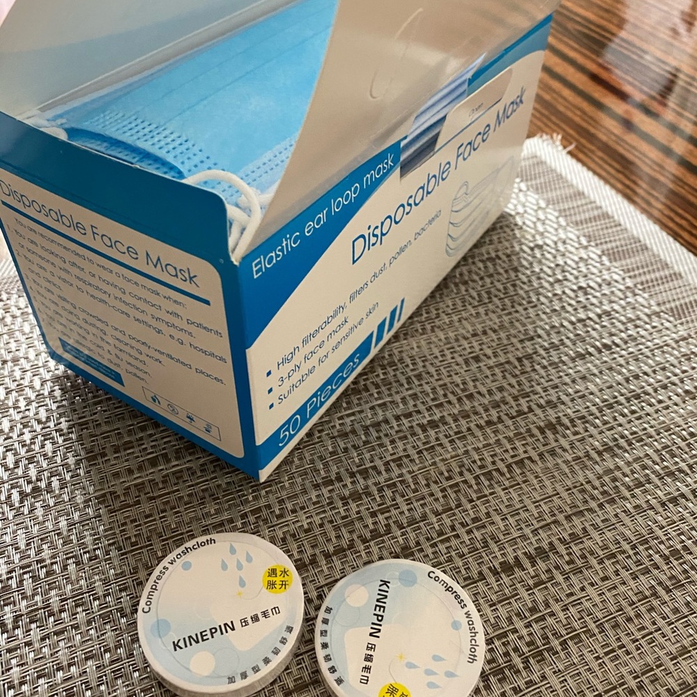 Mini compression towel with free mask